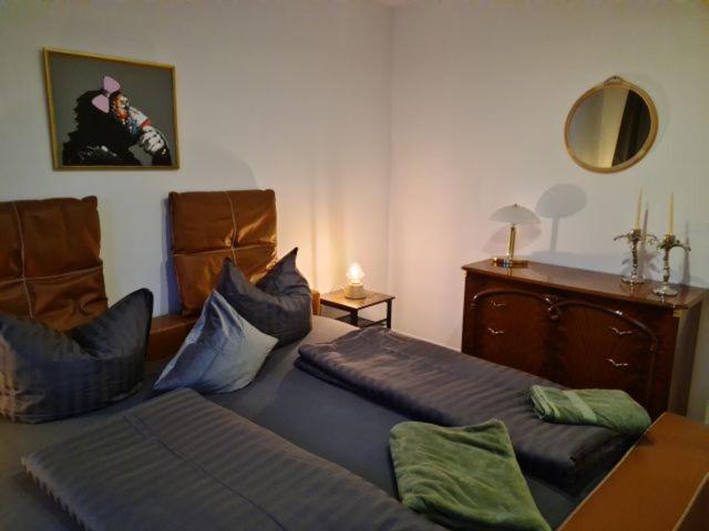 Pilgrims "Rosalie" Grosse Fewo Mit 3 Schlafzimmern, 1Bad, 2 Wc, Balkon, Fast Internet Brilon Extérieur photo